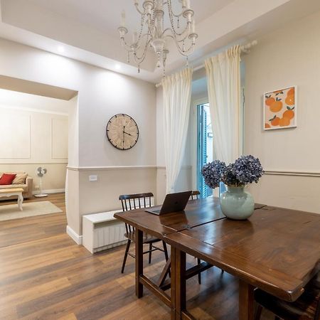 Charming Apartment With Patio A Few Steps From Colosseum Exterior foto