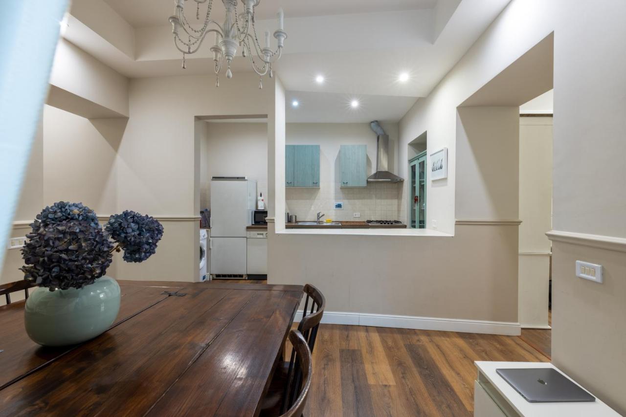 Charming Apartment With Patio A Few Steps From Colosseum Exterior foto