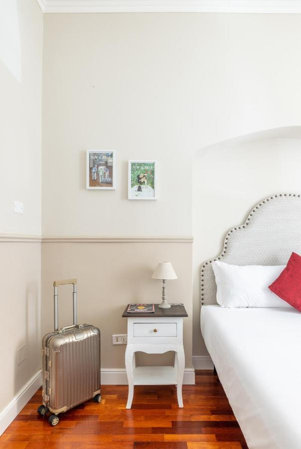 Charming Apartment With Patio A Few Steps From Colosseum Exterior foto