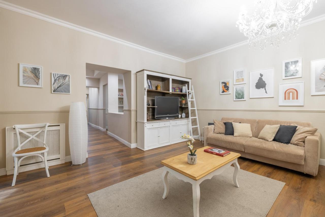 Charming Apartment With Patio A Few Steps From Colosseum Exterior foto
