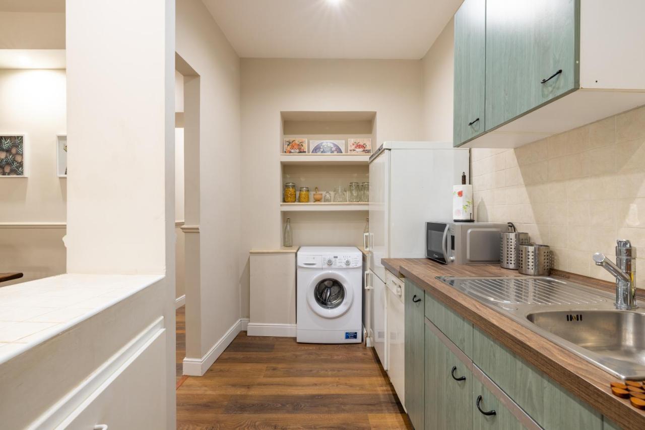 Charming Apartment With Patio A Few Steps From Colosseum Exterior foto