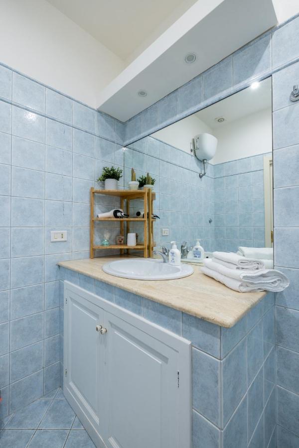 Charming Apartment With Patio A Few Steps From Colosseum Exterior foto