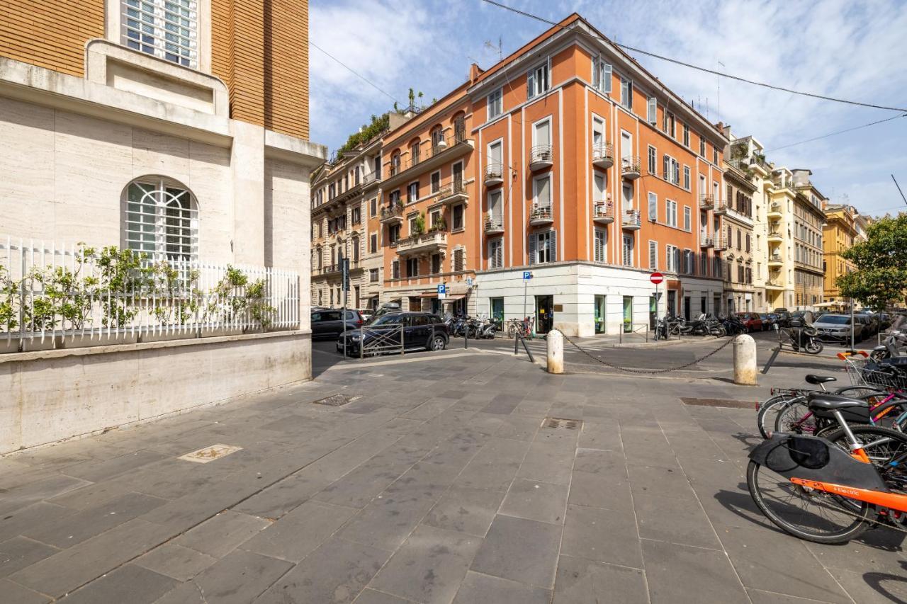 Charming Apartment With Patio A Few Steps From Colosseum Exterior foto